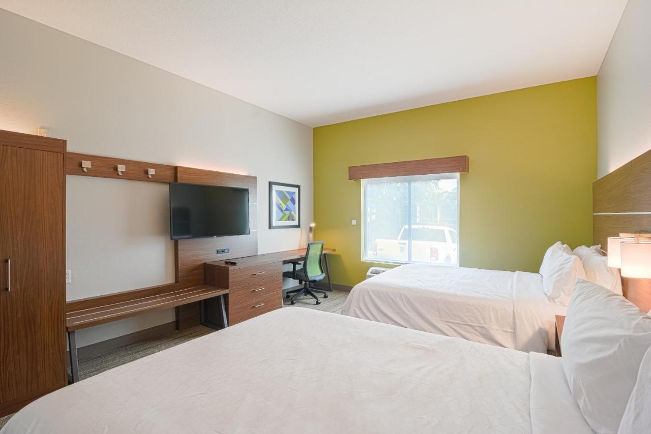 Holiday Inn Express Hotel & Suites Tampa-Usf-Busch Gardens By Ihg Exterior foto