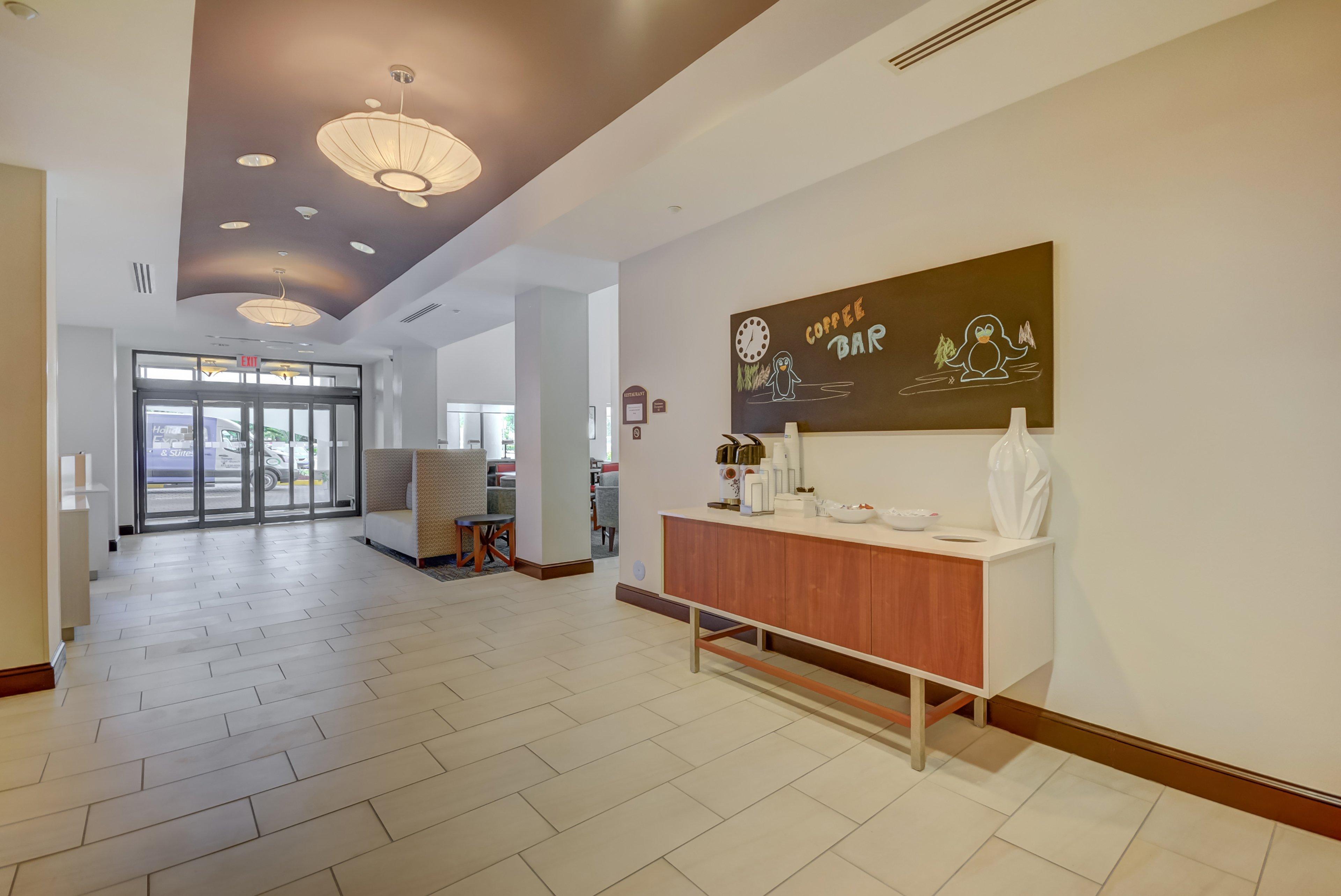 Holiday Inn Express Hotel & Suites Tampa-Usf-Busch Gardens By Ihg Exterior foto